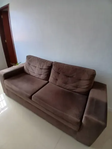 Sofá super conservado( EXCELENTE ESTADO)