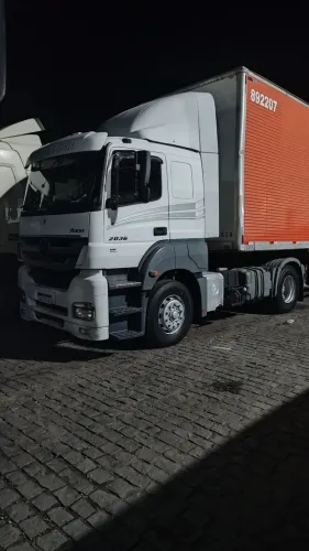 Mercedes Axor 2036 4x2 ano 2013 automático!