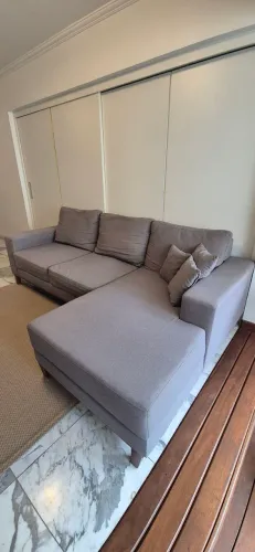 Sofá 4 Lugares Belgrado com Chaise Direito Linho Cinza 250 cm