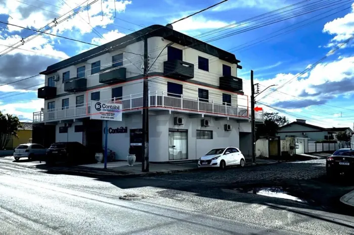Apartamento Amplo com 3 Quartos Próximo ao Centro de Sombrio  Aceita Financiamento e Imóve