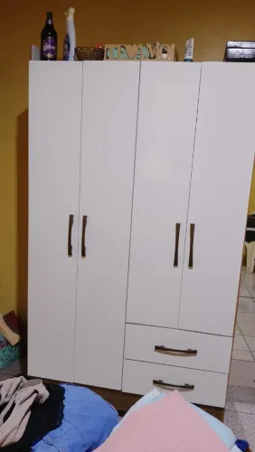 Guarda roupas solteiro, ótimas condições 