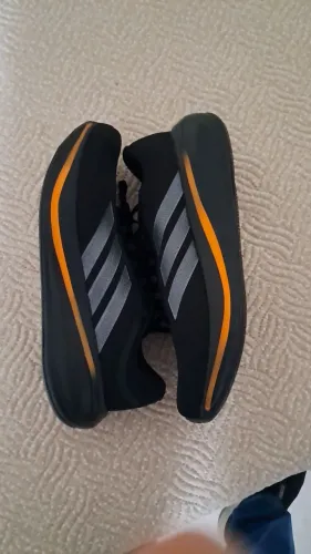 Tênis ? Adidas