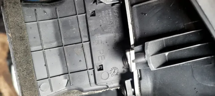 Moldura Central do Painel com Difusores e Comando de Ar - Hyundai HR / Kia Bongo USADA