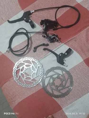 Vendo kit freio a disco e 2 pedais eixo grosso