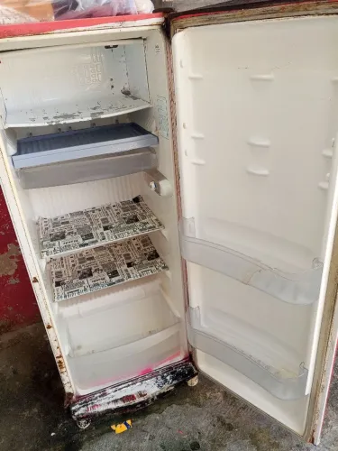 Vende-se uma geladeira usada mais funcionando perfeitamente