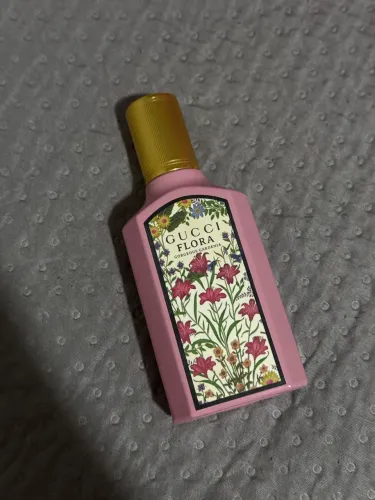 Perfume Gucci Flora Gorgeous Gardenia Frasco vazio