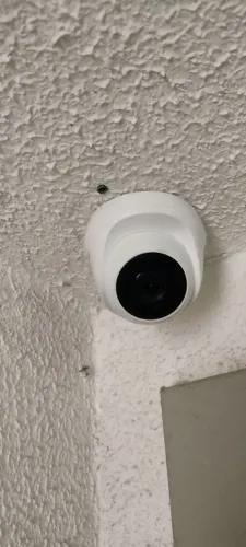 Instalação de câmeras e configuração.