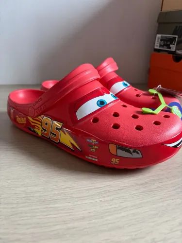 Crocs relâmpago Marquinhos