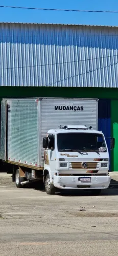 Caminhão impecável
