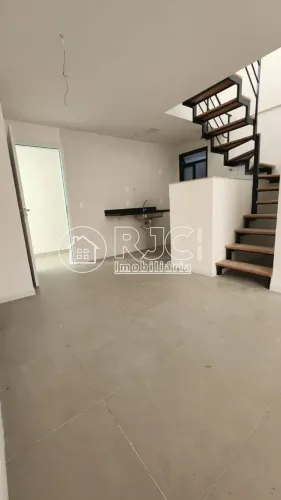 Duplex para venda possui 124 metros quadrados com 3 quartos em Tijuca - Rio de Janeiro - R