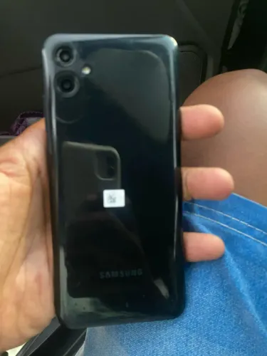 Celular A 04, 200,00 reais, seminovo, *75