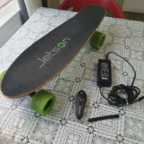 Skate elétrico Jetson E-Punk - Longboard Cruiser