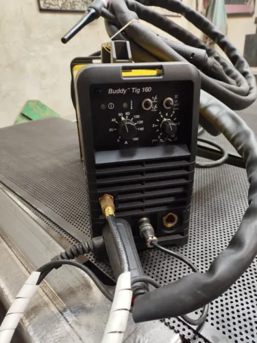Máquina de Solda ESAB Buddy TIG 160A Inversora 220V - Excelente Estado