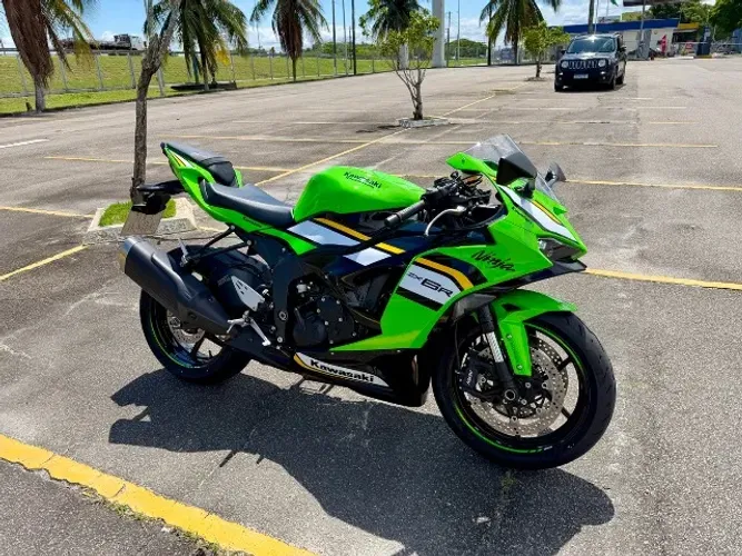 Kawasaki Ninja ZX-6R 636 2025 com apenas 1.960 Km rodados
