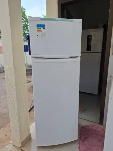 Vende-se Geladeira 