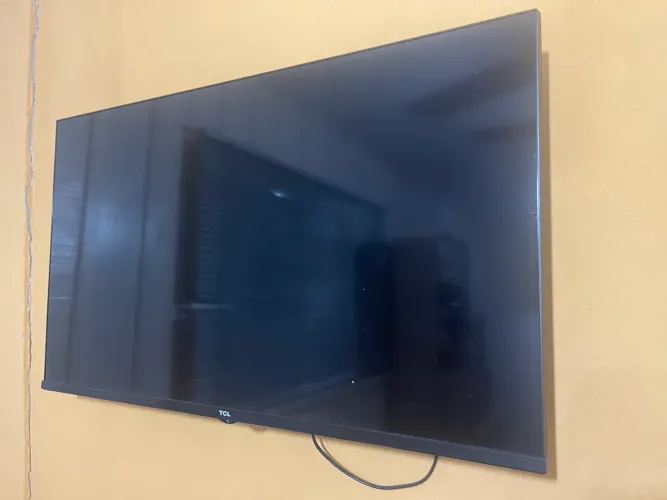 Tv TCL funcionando perfeitamente 