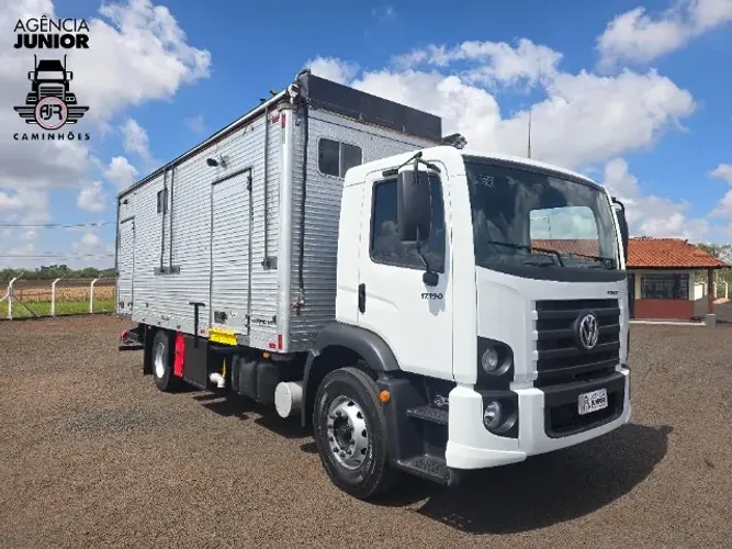 VW 17190 ANO 2023 Toco Baú Oficina completo + Área de vivência 