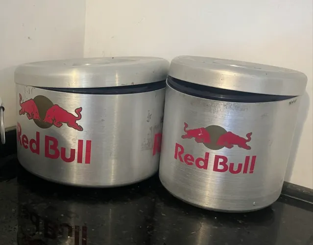 2 Baldes de gelo Red Bull 