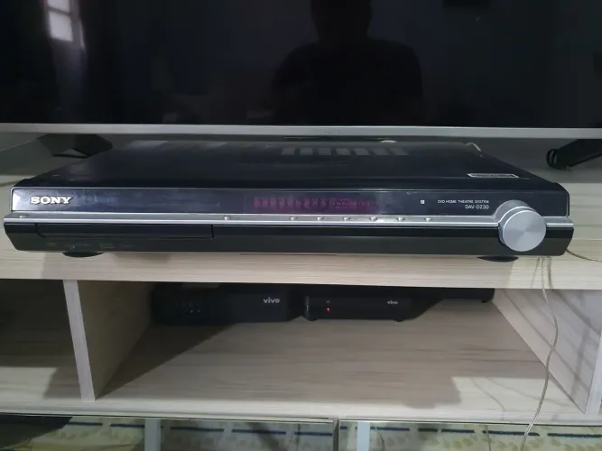 Sony DAV-DZ30 (DVD Home Theatre System)