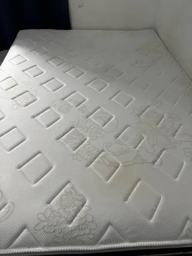Vendo cama box casal + colchão em excelente estado de conservação