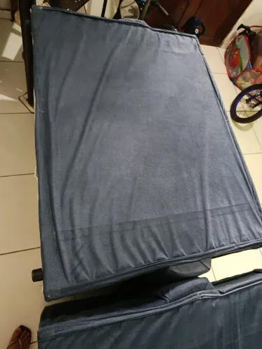 Vende-se um sofá 3lugar e um com dois lugar