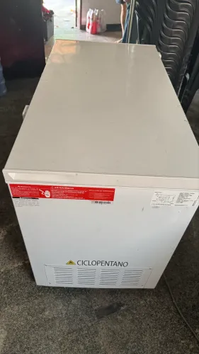 Vende-se Freezer