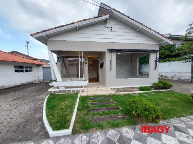 Oportunidade! Casa em Praia Comprida - São José
