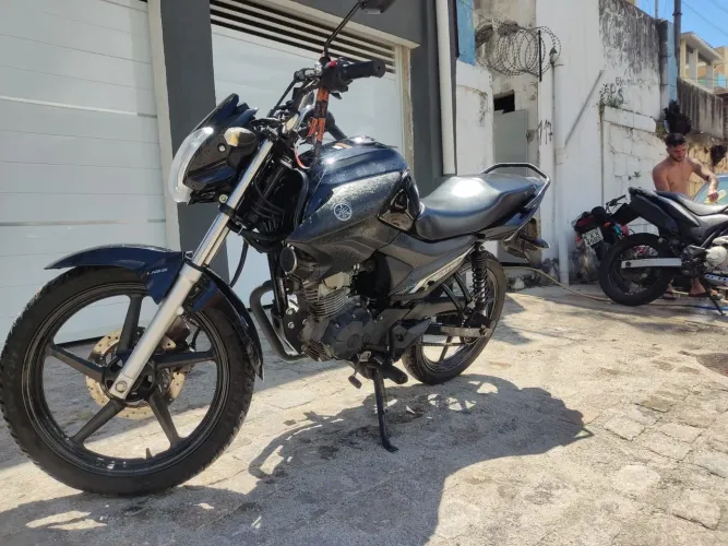 Alugo moto Factor 150 / 2023