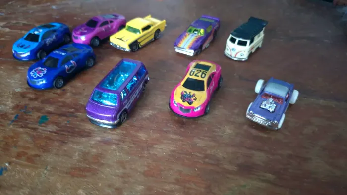 Carrinhos variados