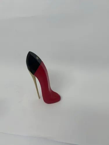 Perfume very good girl Carolina herrera