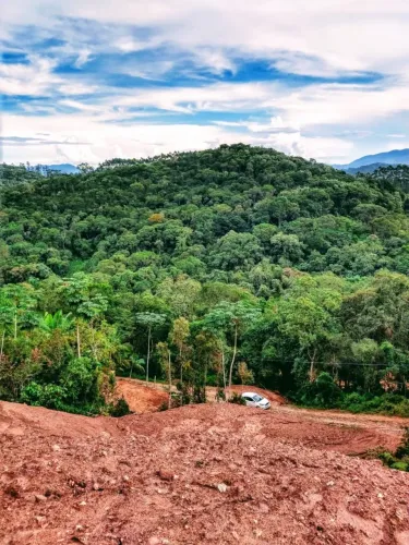 Terreno em canelinha na geral do moura