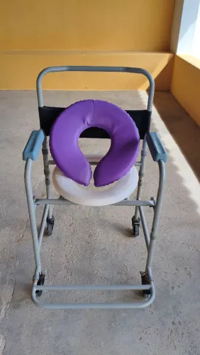 Cadeira de banho para deficientes e idosos 
