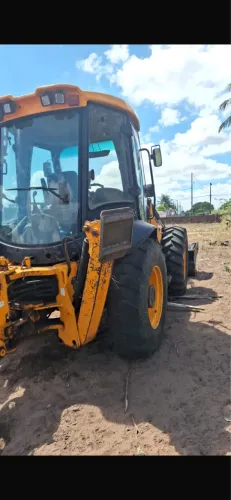 RETROESCAVADEIRA JCB 4CX 4x4 ANO 2010