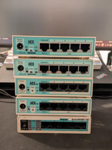RB Mikrotik 750 (Gr2 e Gr3)