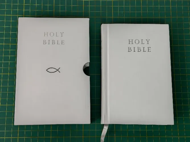 Bíblia em inglês King James editora Harper Collins