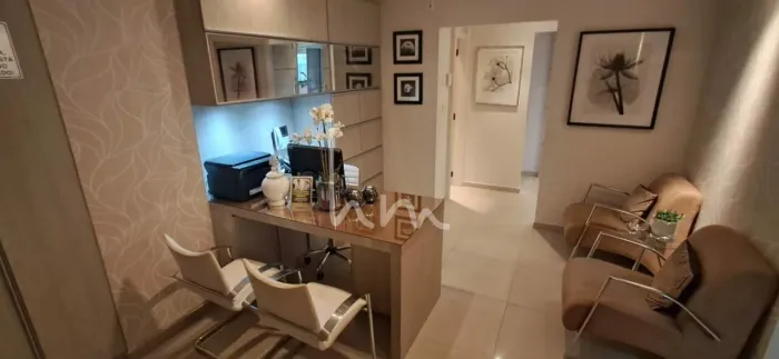 Linda sala comercial pronta para consultório médico