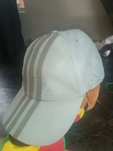 Boné Adidas original 2010