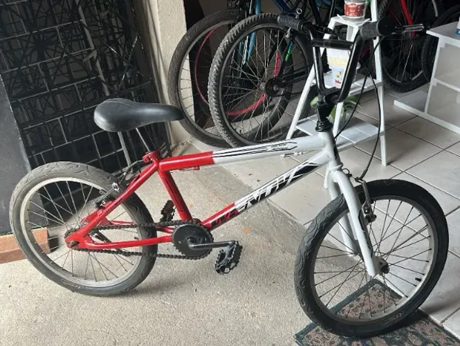 Bicicleta aro 20 Vermelha com branco