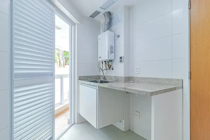 Imóvel para venda possui 118 metros quadrados com 3 quartos em Lagoa - Rio de Janeiro - RJ