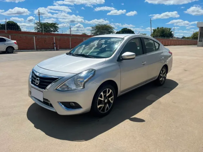 Nissan Versa SL 1.6 16V Flexstart 4P Mec. 2016