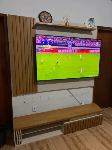 Rack suspenso + Painel (até 70 pol)