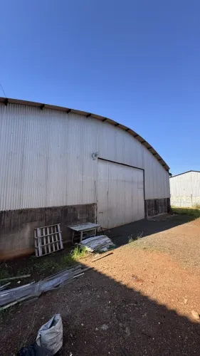 Excelente barracão para locação na BR-317, km 8, em frente ao Aeroporto de Maringá e ao la