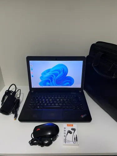 Notebook Lenovo i5 8gb SSD - SEM DETALHE