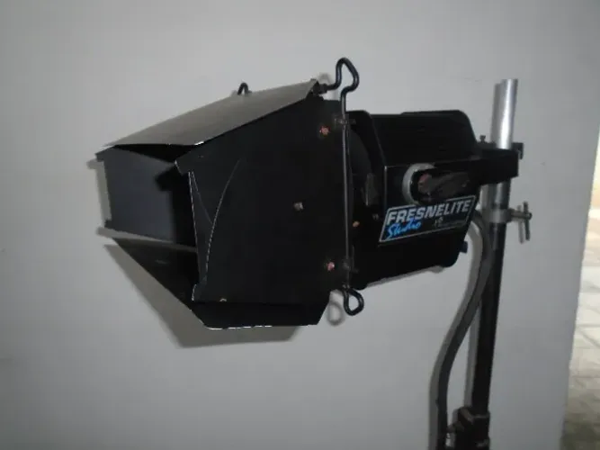 REFLETOR FRESNELIGHT STUDIO 1000W