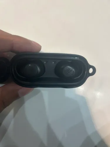 Fone jbl wave buds.