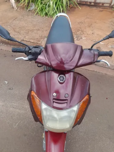 Moto quebrada retirada de peças ou arrumar 