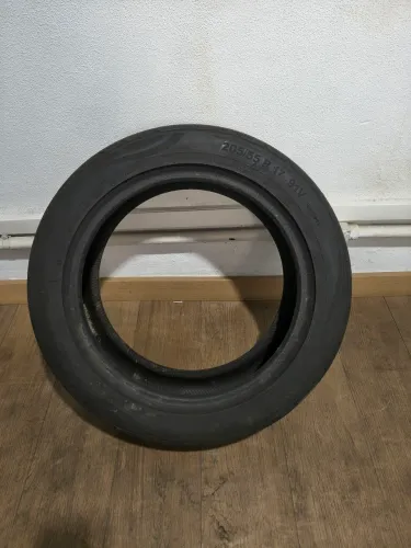 Pneu Continental aro 17 medida 205 55 R17