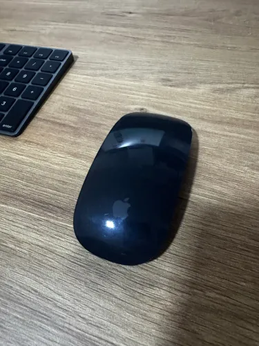 Magic Mouse + Magic Keyboard pretos