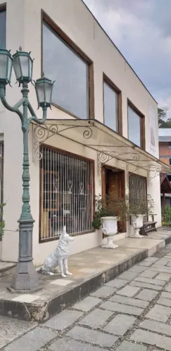 Loja para locação com 250m², em Itaipava!