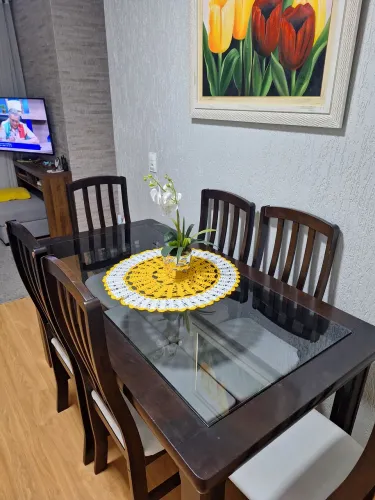 ?Conjunto de Jantar Moderno: Base em Madeira e Tampo de Vidro - 6 cadeiras inclusas